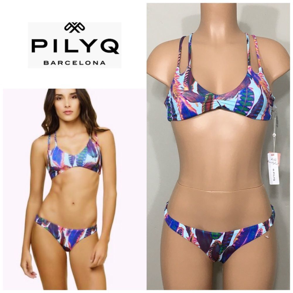 PILYQ Reversible bikini set. L-bottoms/D-top